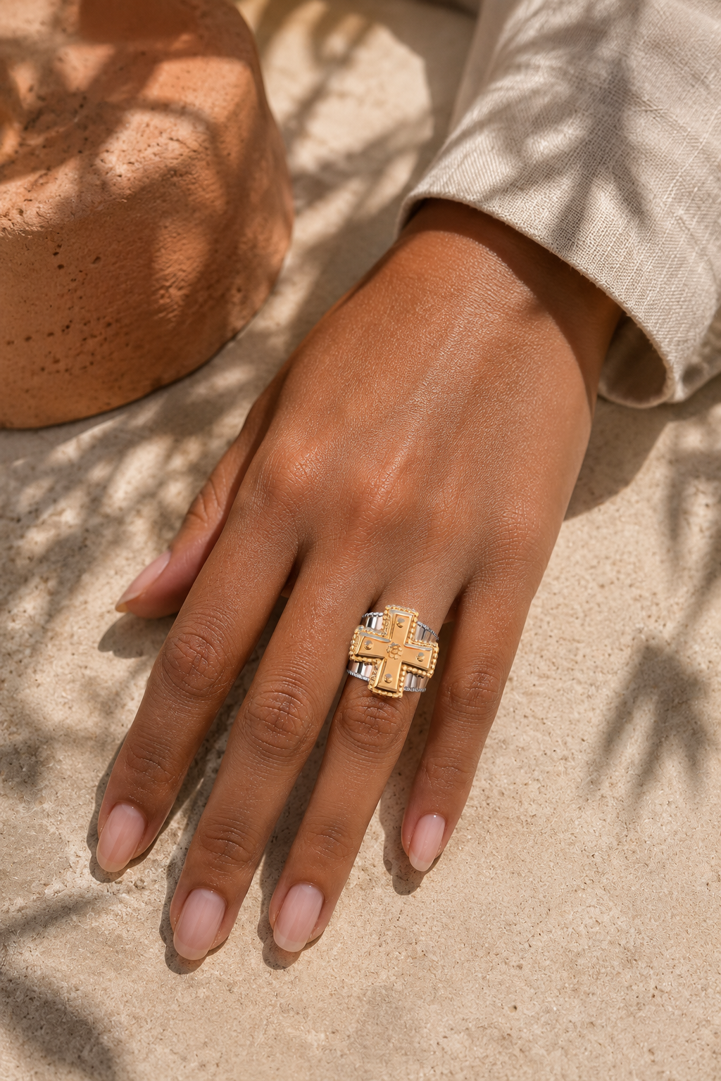 Dual Tone Cross Ring