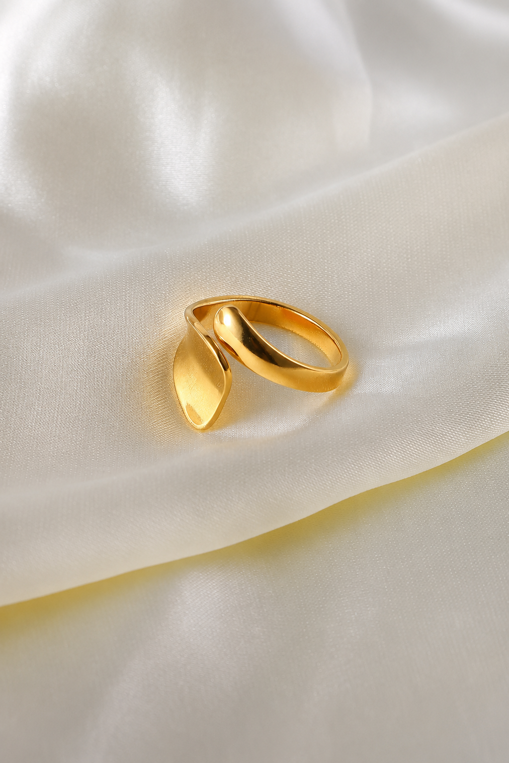 Luna wrap gold ring