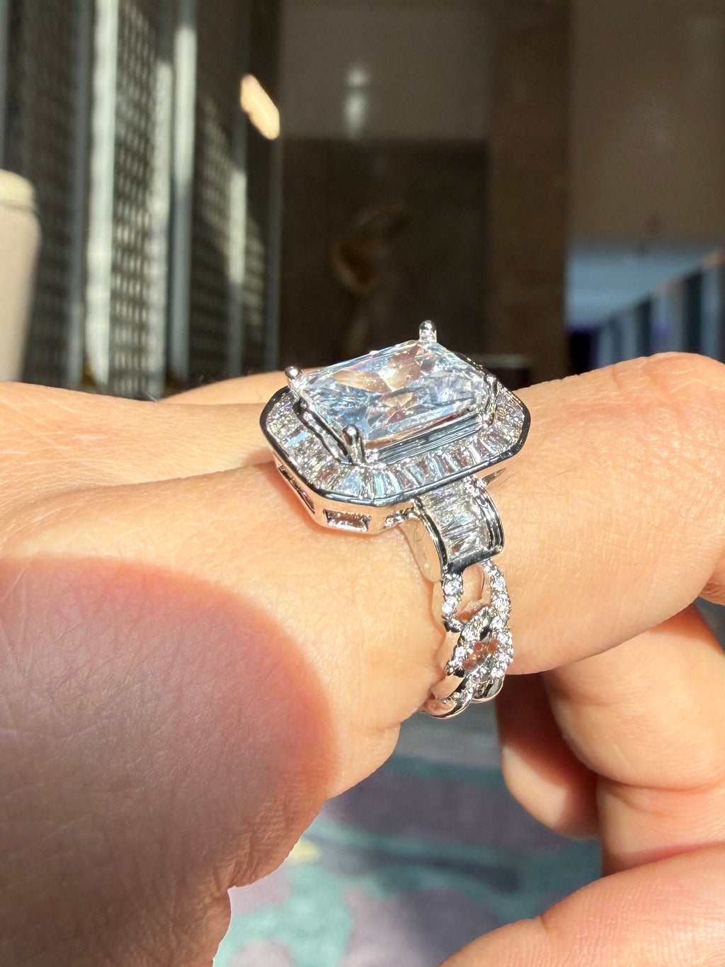 Tira ring